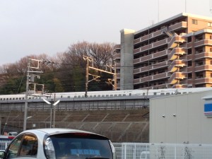 止まったままの新幹線